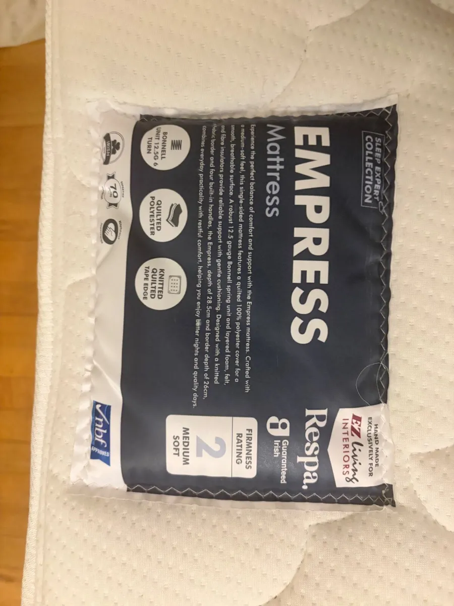 Bed and mattress - Image 2