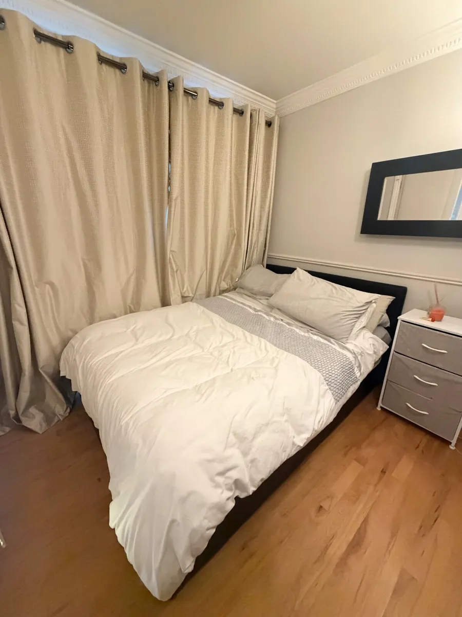 Bed and mattress - Image 3