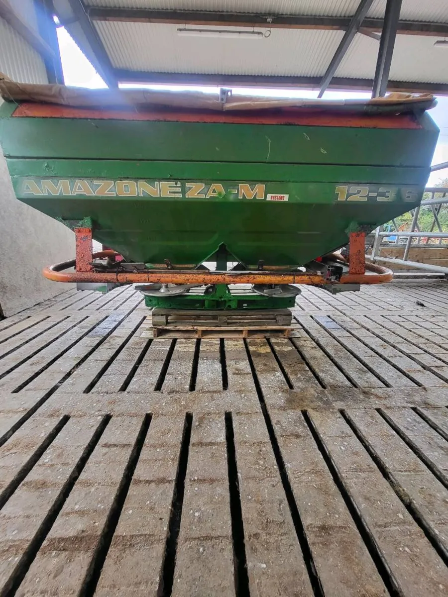 Amazone 2ton spreader - Image 3