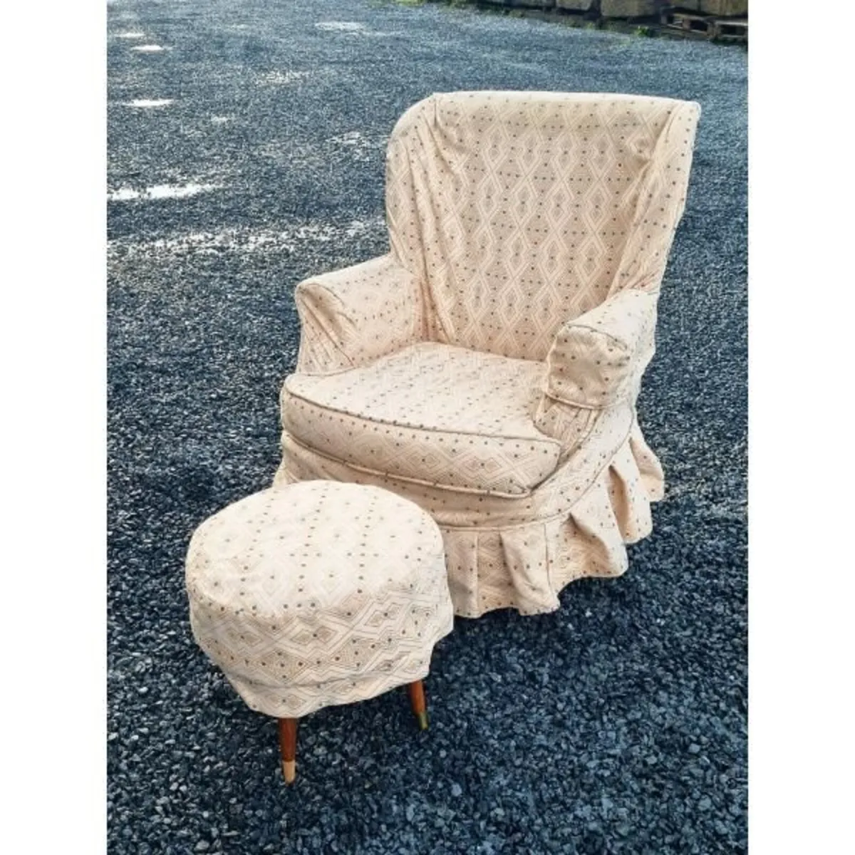 Armchair and Stool KAS1010 - Image 1