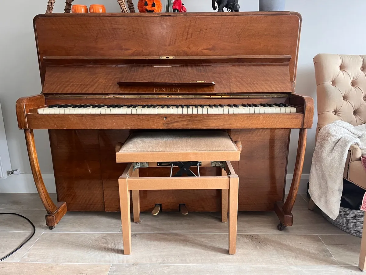 piano - Image 1