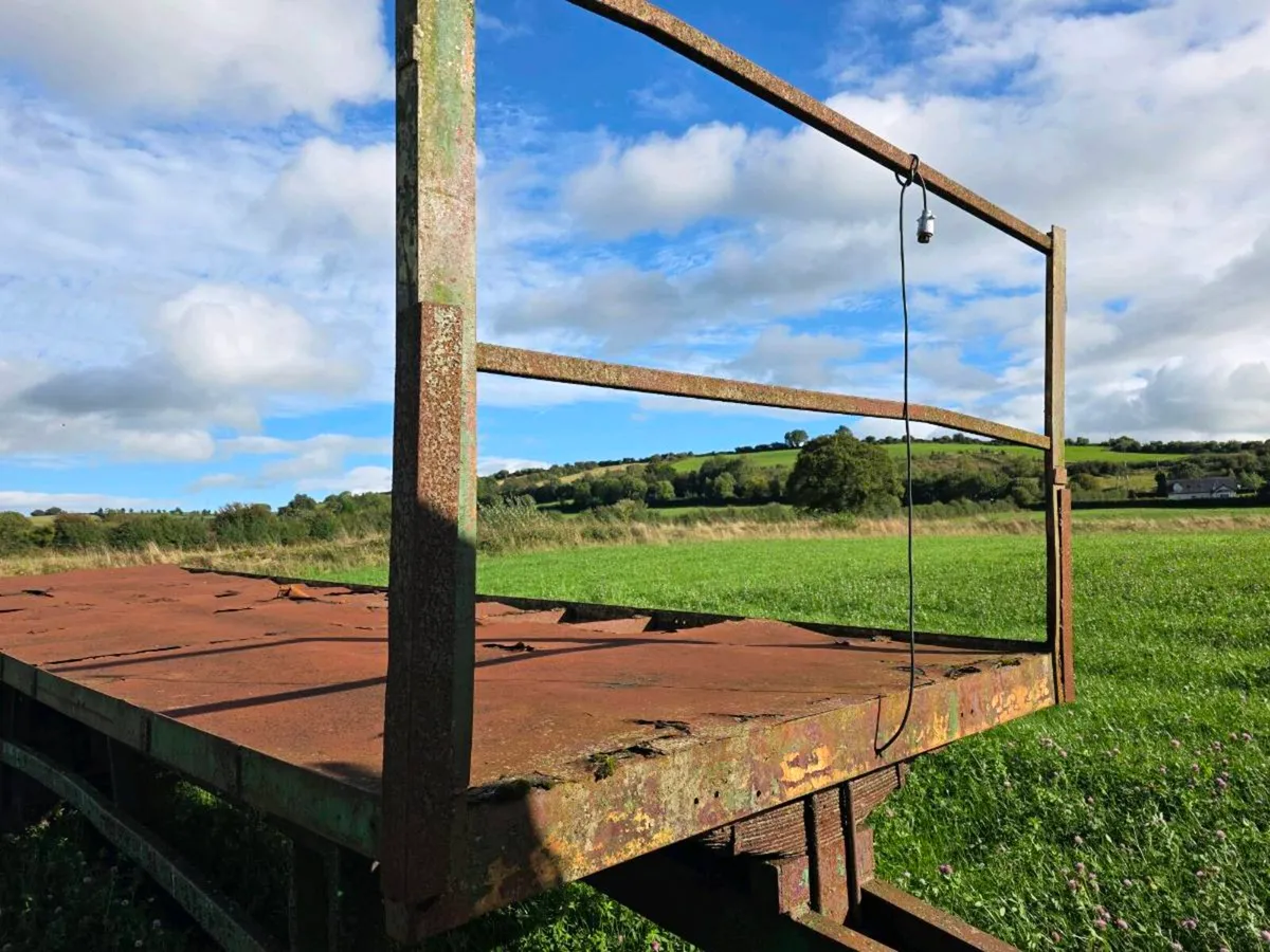 *** 32 Foot Tandem Axle Bale Trailer *** - Image 3