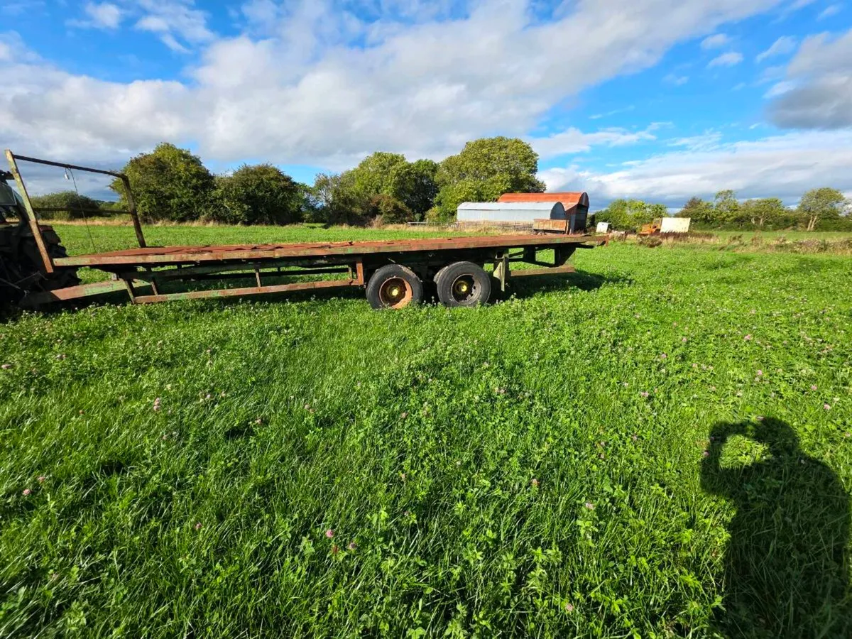*** 32 Foot Tandem Axle Bale Trailer *** - Image 1