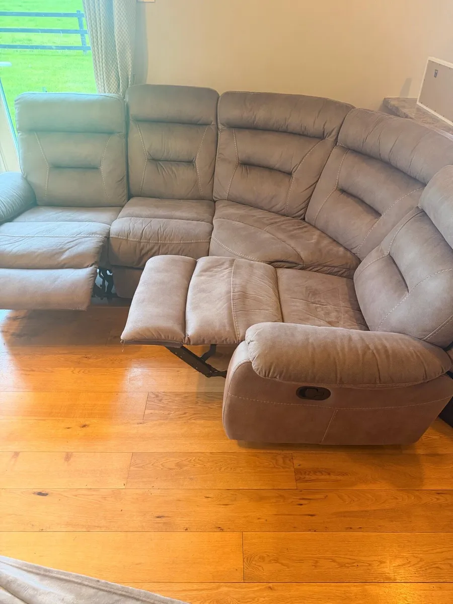 Corner couch - Image 4