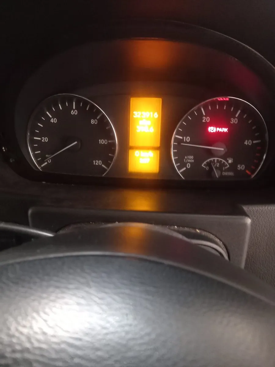 2010 Mercedes Sprinter - Image 3