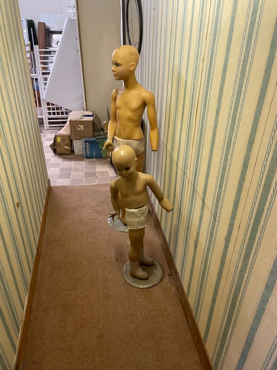 Plastic dolls - Image 3