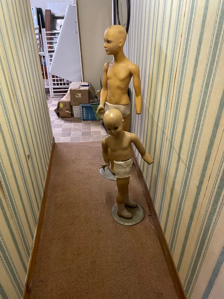 Plastic dolls - Image 4