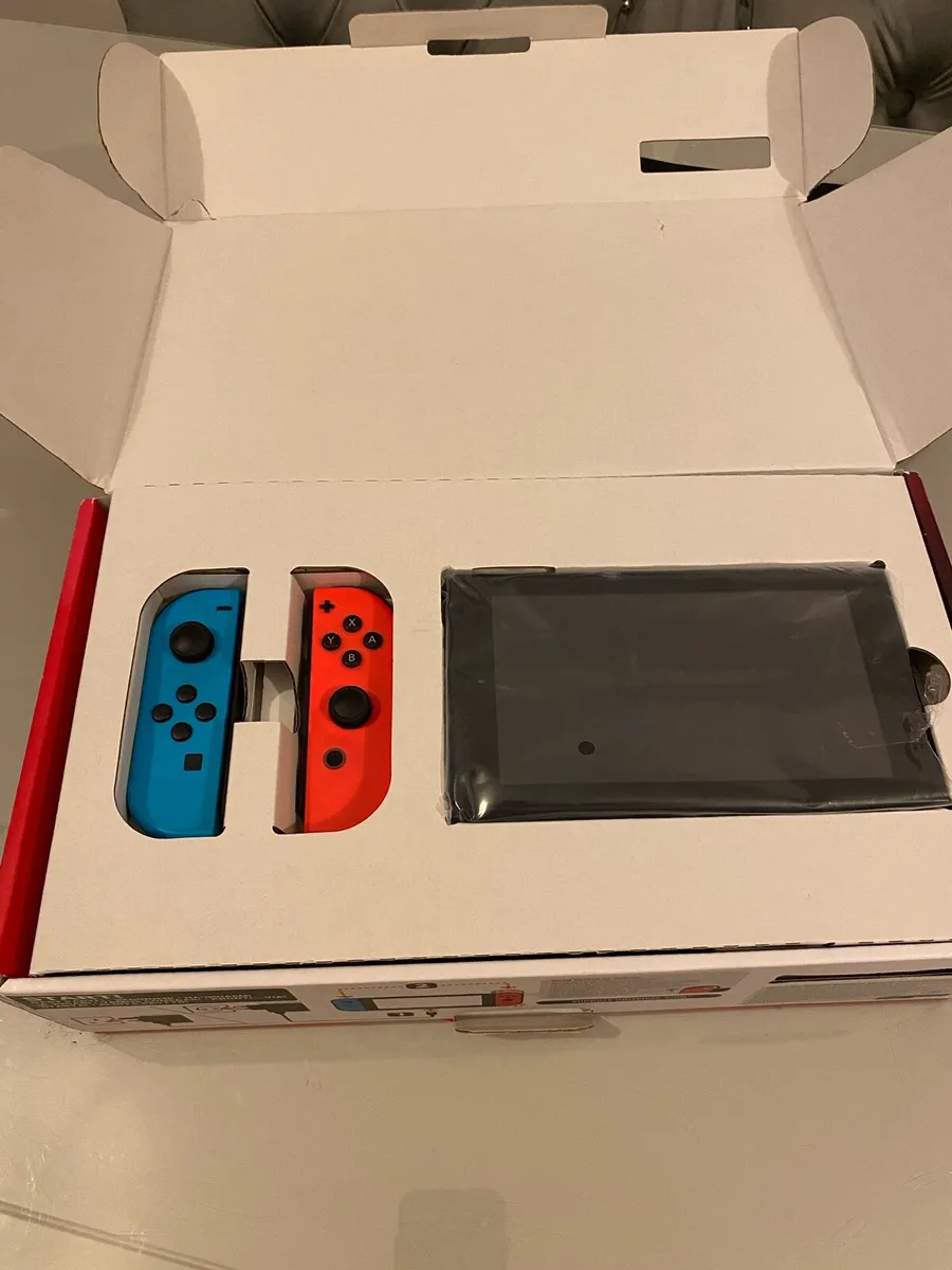 Nintendo Switch - Image 2