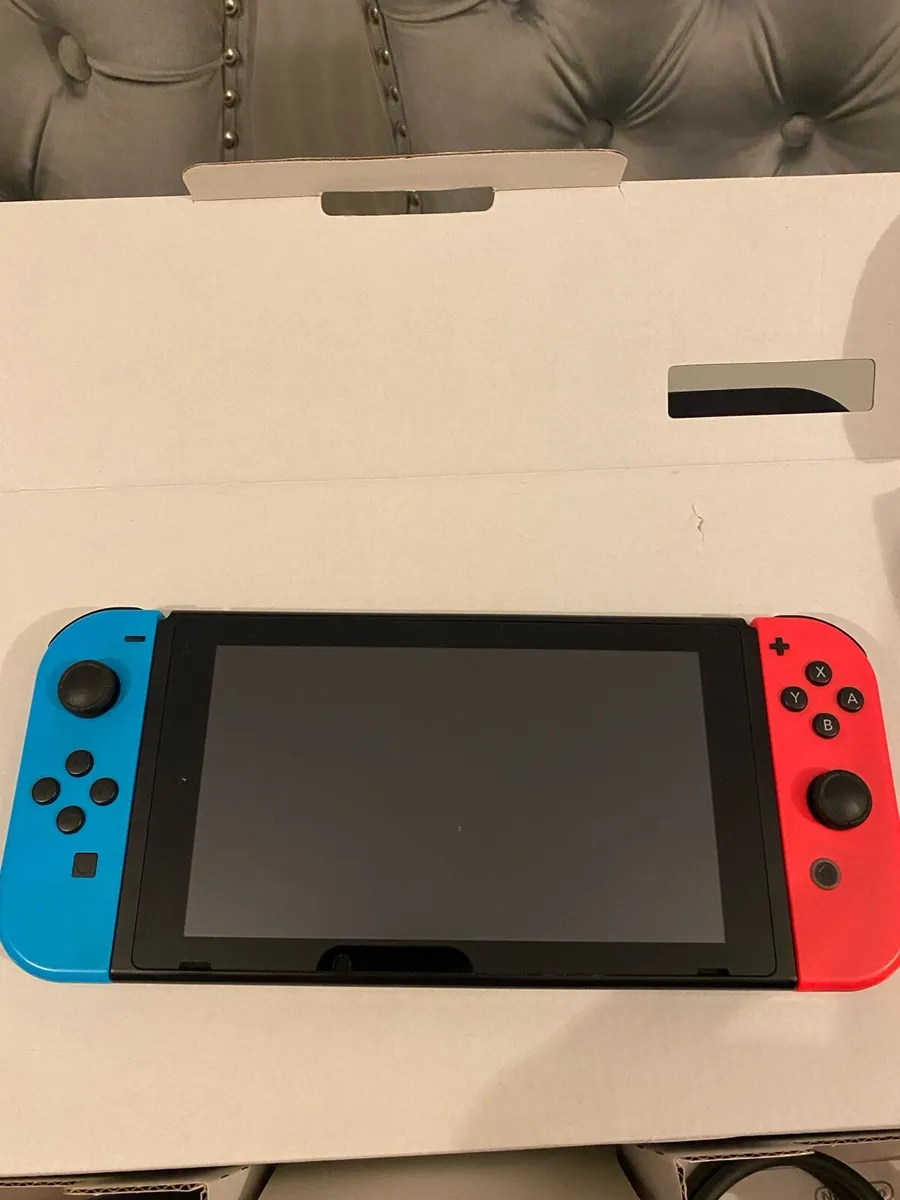 Nintendo Switch - Image 3