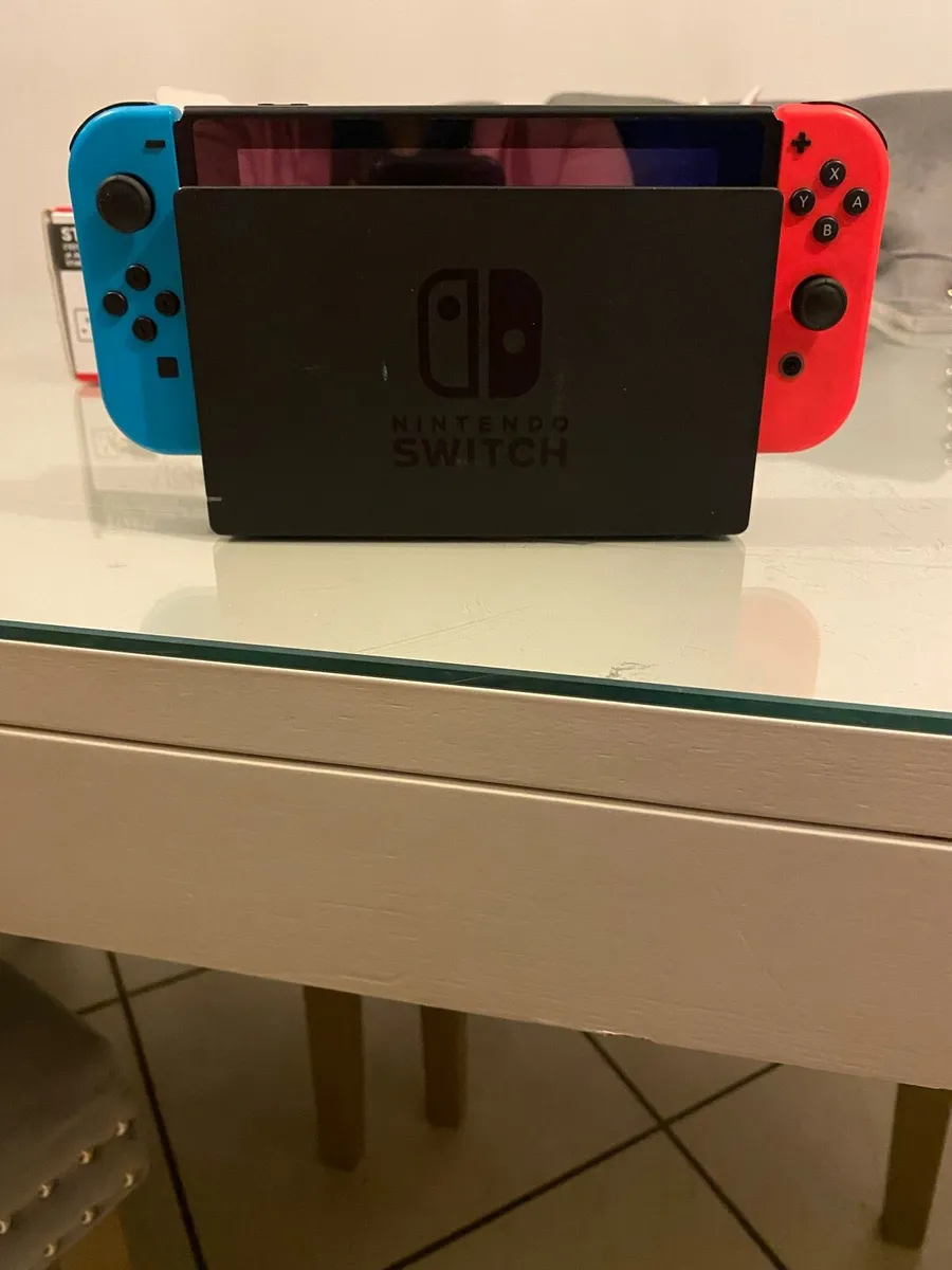 Nintendo Switch - Image 4