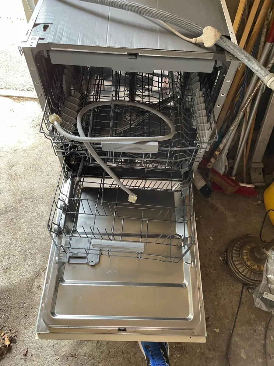 Dishwasher - Image 2
