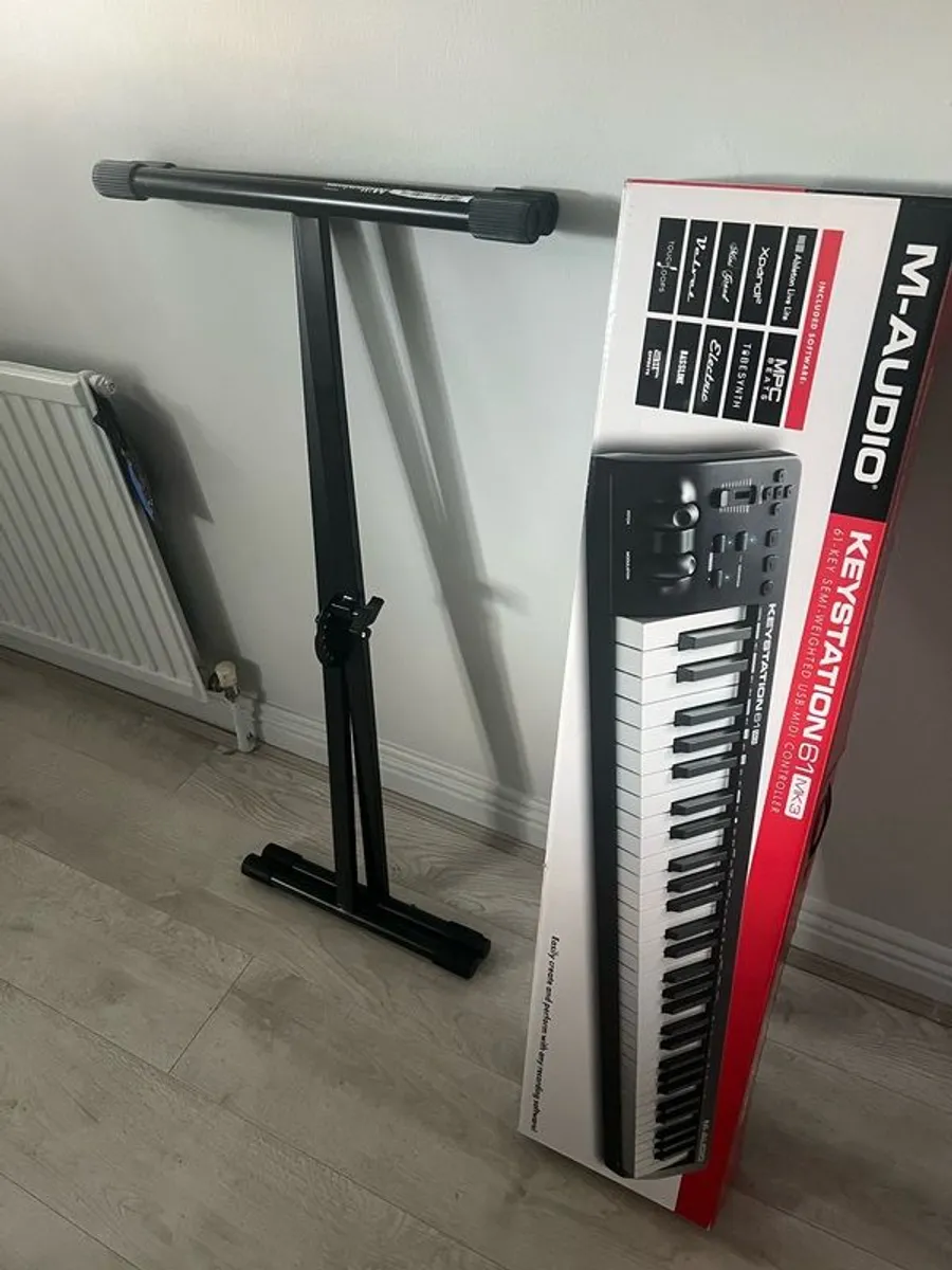 Midi keyboard and stand 50 cheaper than new - Image 1