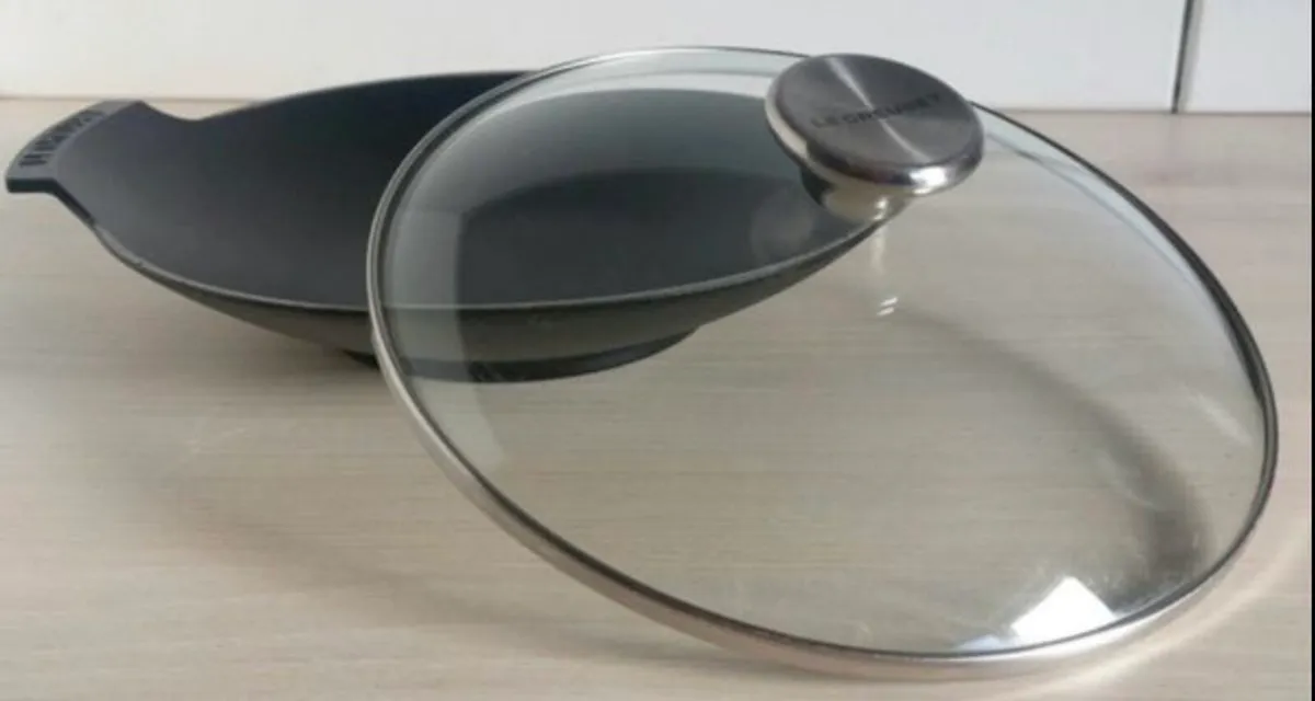 Le Creuset mini wok with lid - Image 3