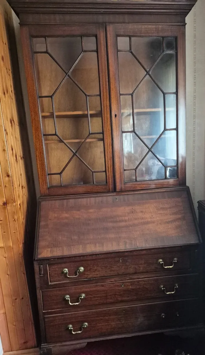 Mahogany bureau bookcsse - Image 1
