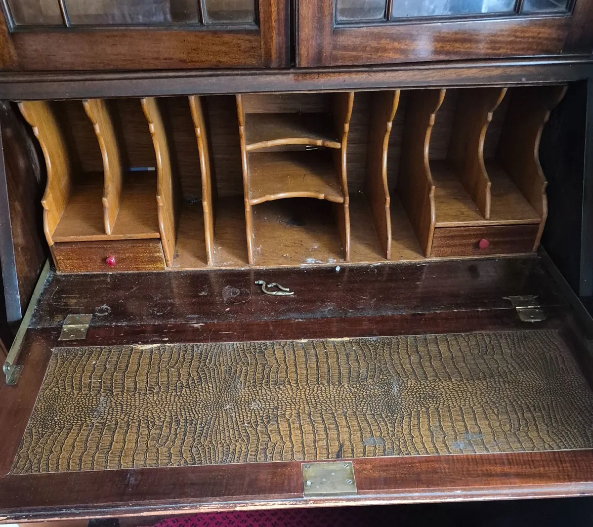 Mahogany bureau bookcsse - Image 2