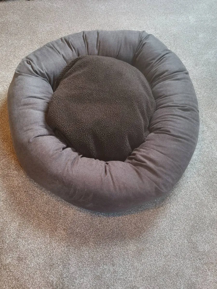 Extra large dog bed - Image 1