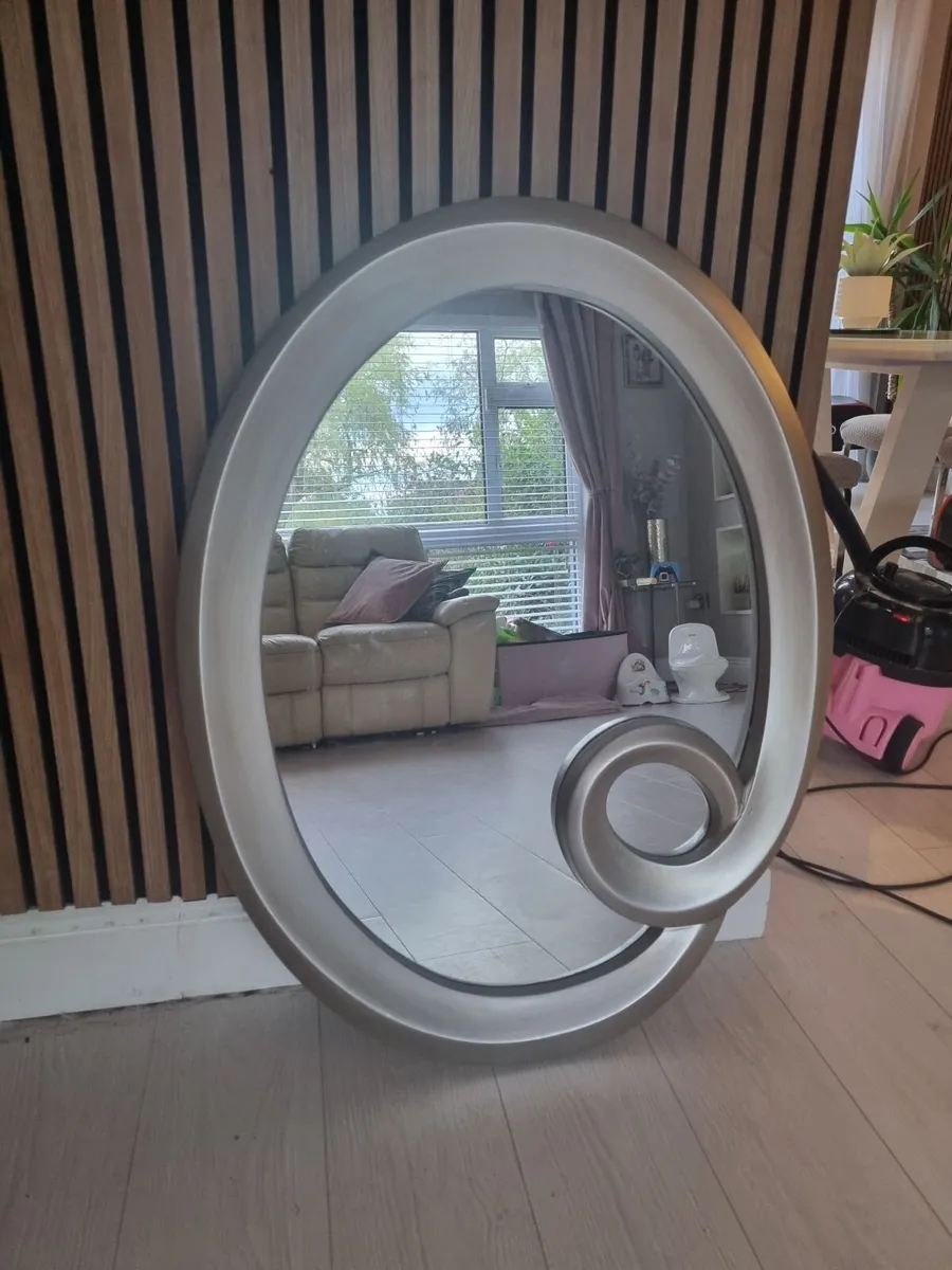 Mirror - Image 1