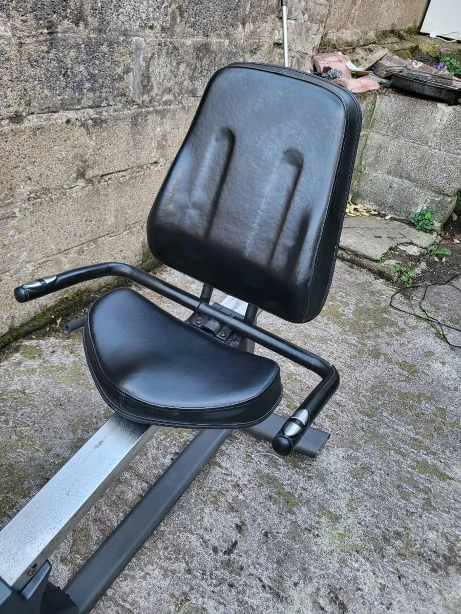 Vision Fitness R1500 recumbent bike. Delivery - Image 3