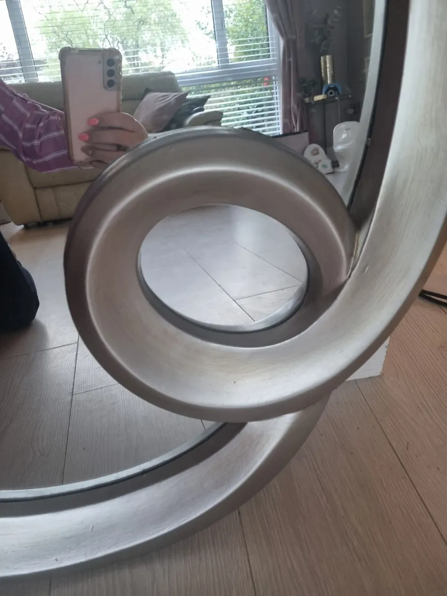 Mirror - Image 2