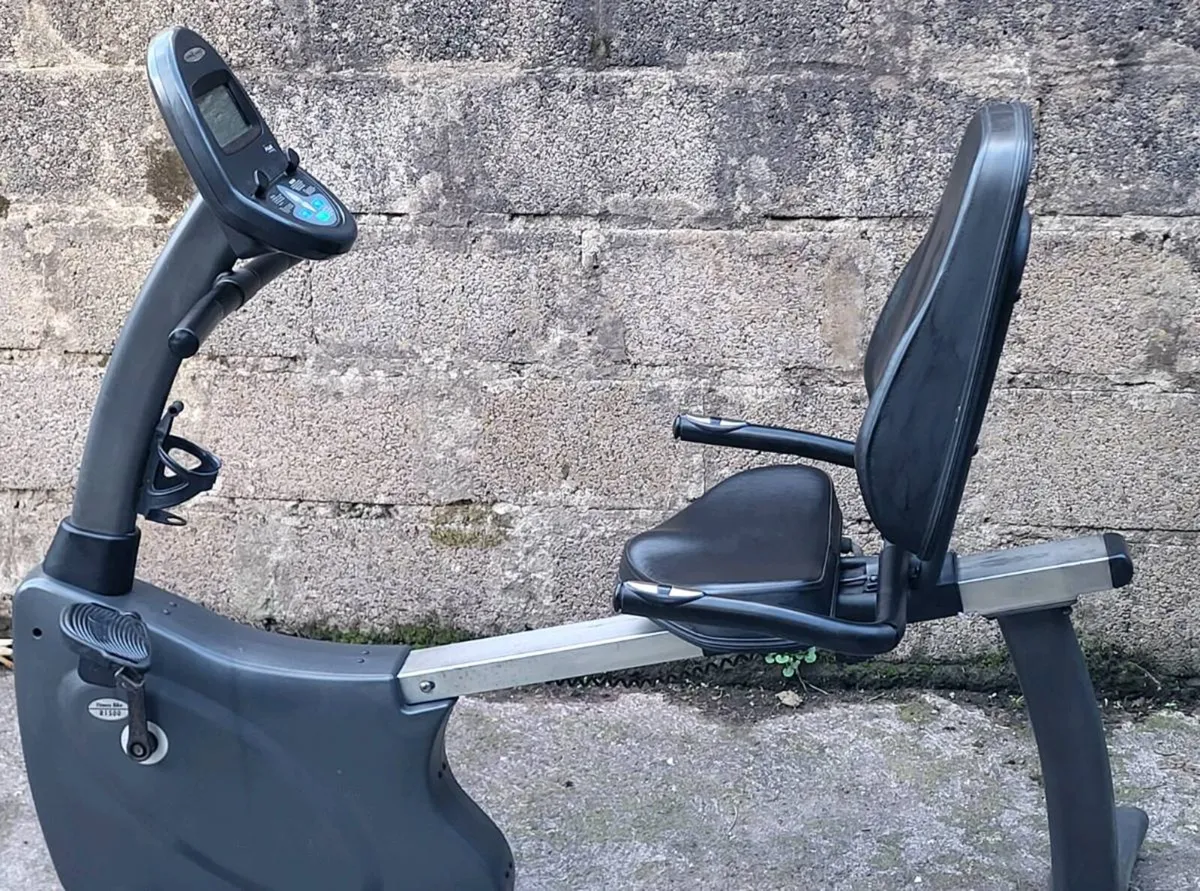 Vision Fitness R1500 recumbent bike. Delivery - Image 1