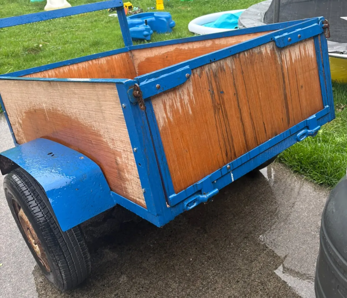 Car trailer 6 long by over 3 wide in good conditio - Image 4