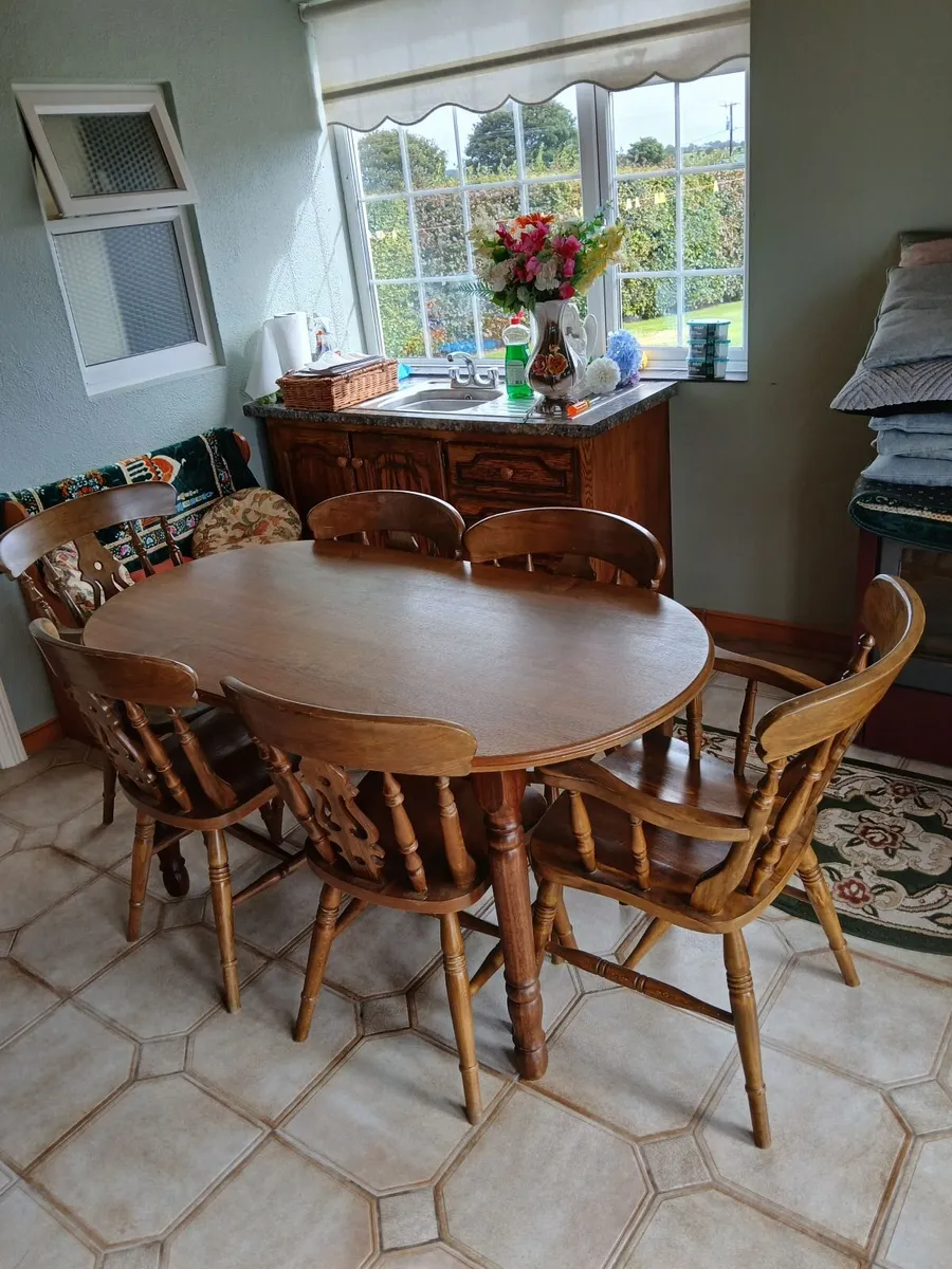 Table & chairs