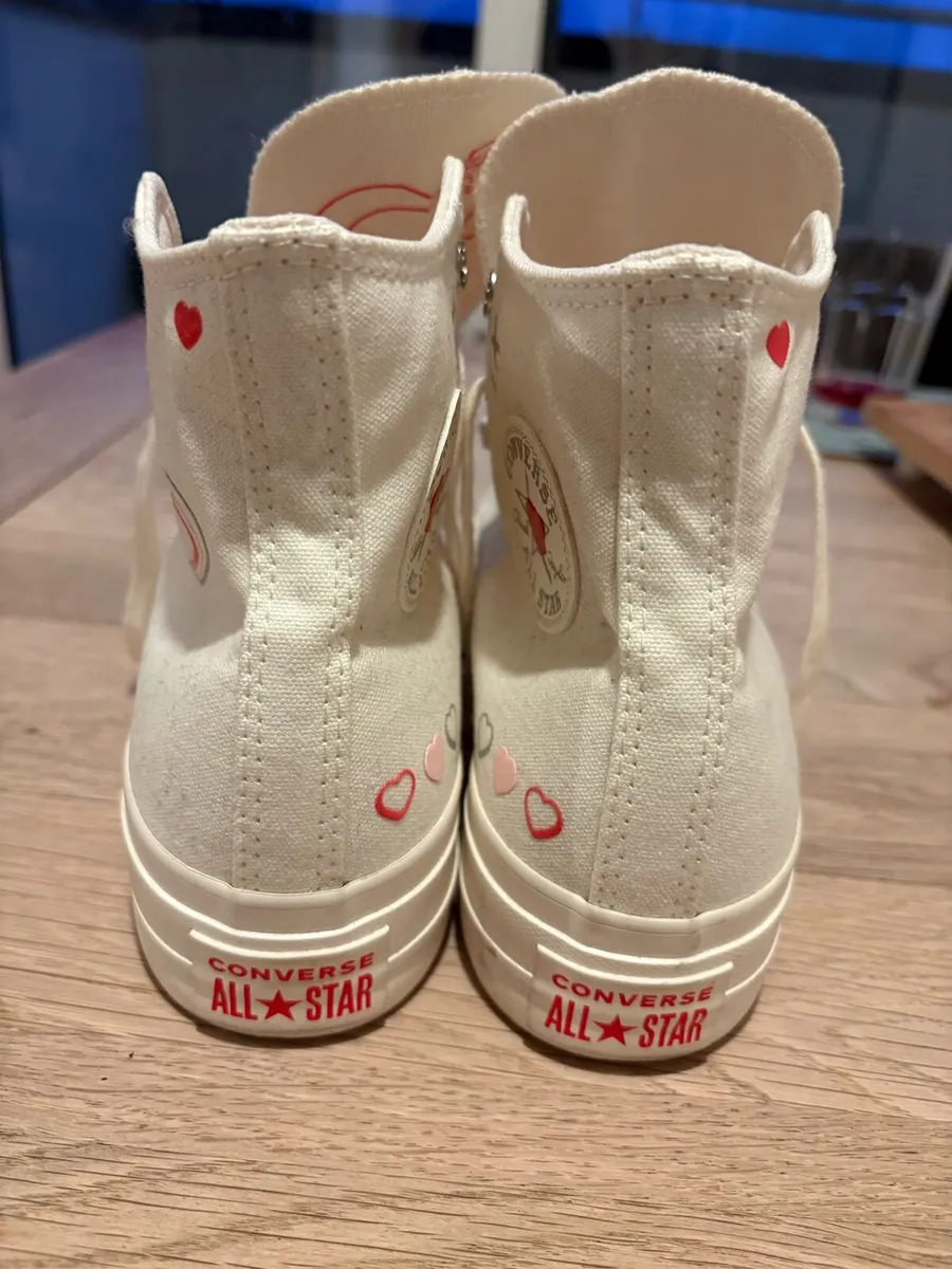 Converse Sneakers Size 7.5 – Worn Once - Image 3