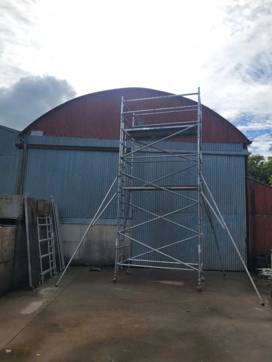 Aluminium scaffold tower,  FREE DELIVERY - Image 2