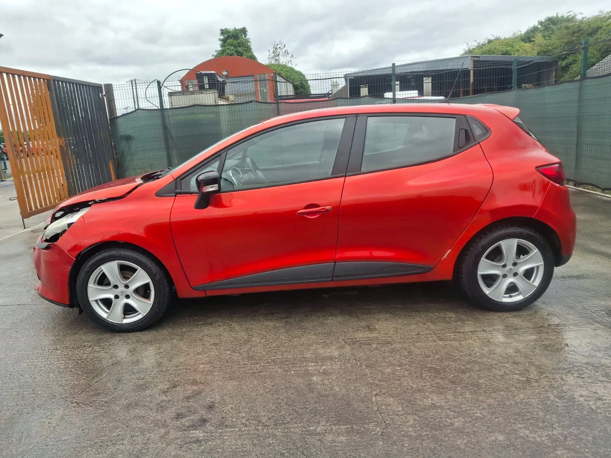 2015 Renault Clio  Dynamic  1.2 Petrol - Image 2