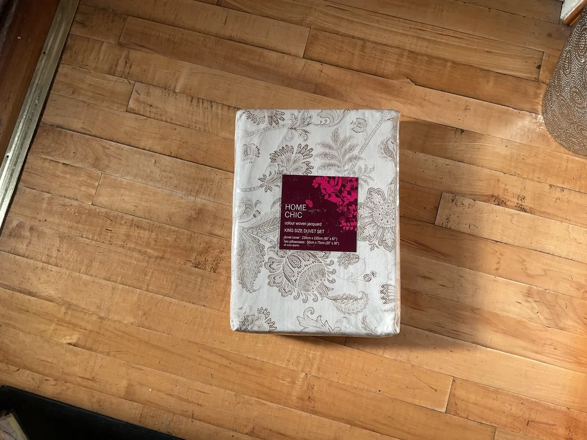 3 sets of Duvet covers king size - Image 1