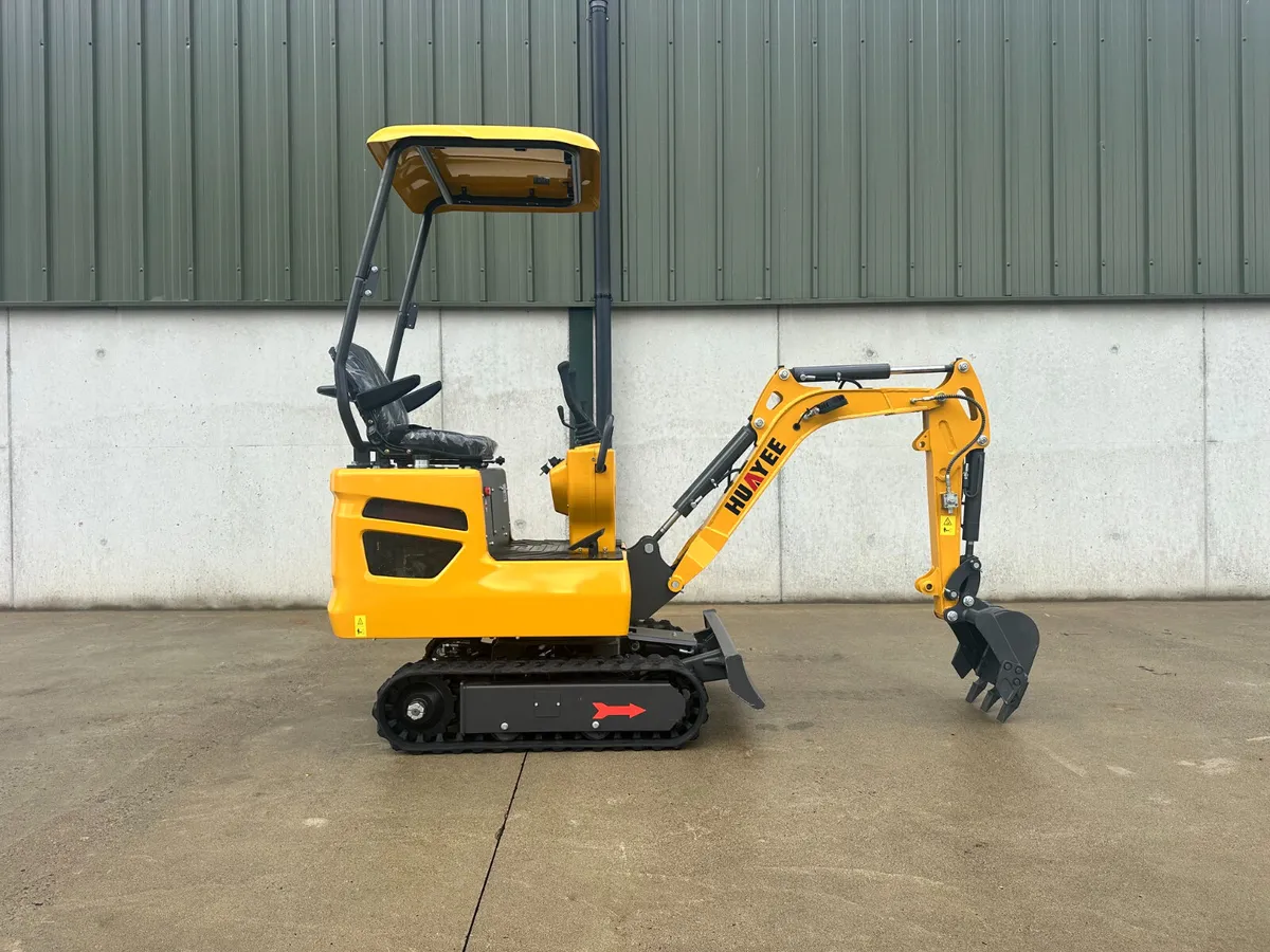 New Huayee HY10 Mini Excavator, Diesel Engine - Image 2