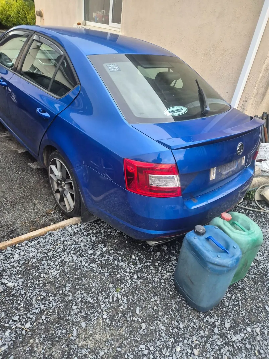 Skoda octavia  2.0tdi n runner for parts or repair - Image 3