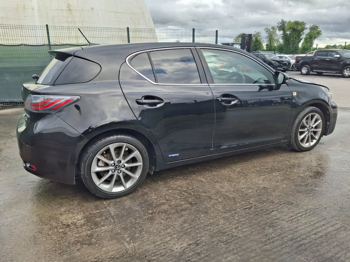 132 Lexus CT200 Advance  Hybrid - Image 4