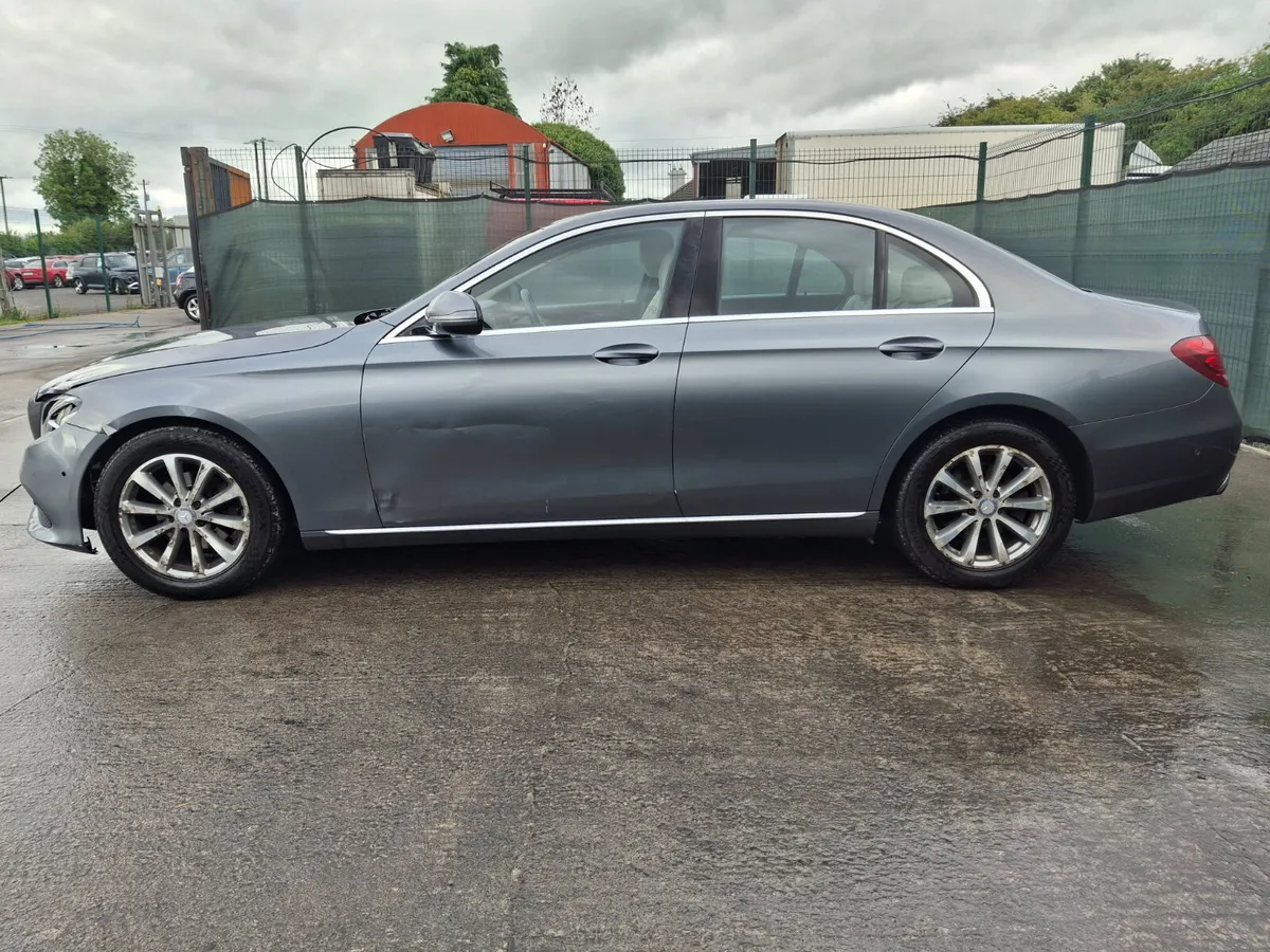 162 Mercedes E-Class  220D  Advantgrade - Image 4