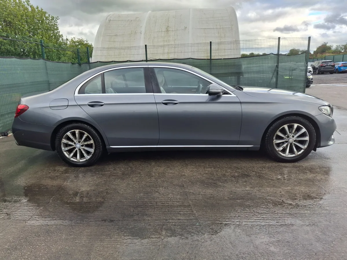 162 Mercedes E-Class  220D  Advantgrade - Image 2