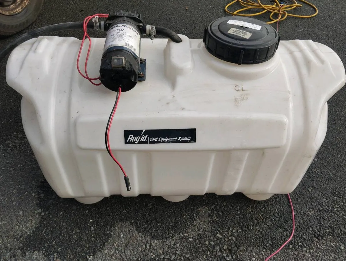 25 gallon sprayer, pump and extended lance - Image 1