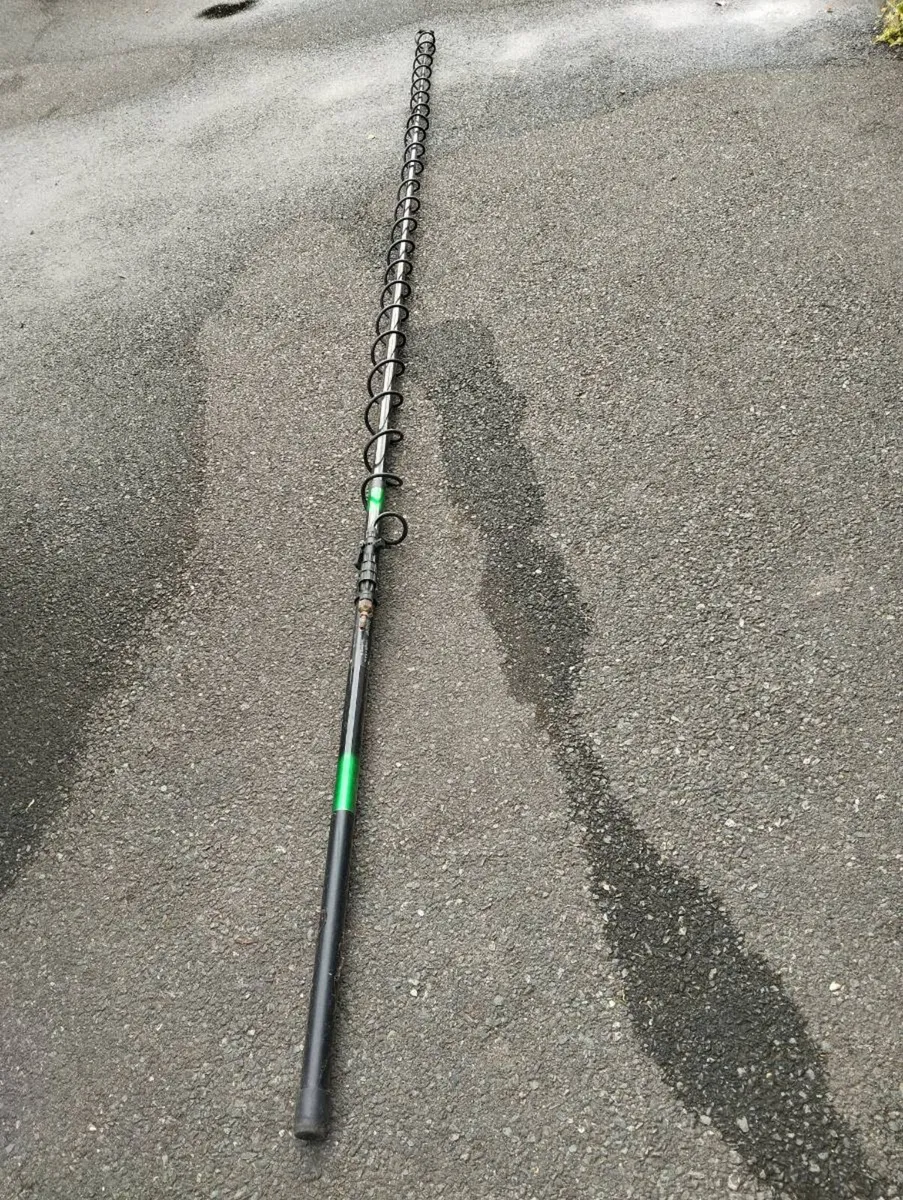25 gallon sprayer, pump and extended lance - Image 4