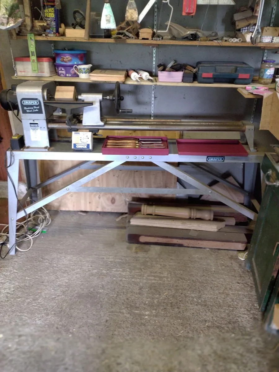 Wood turning lathe plus accessories - Image 1