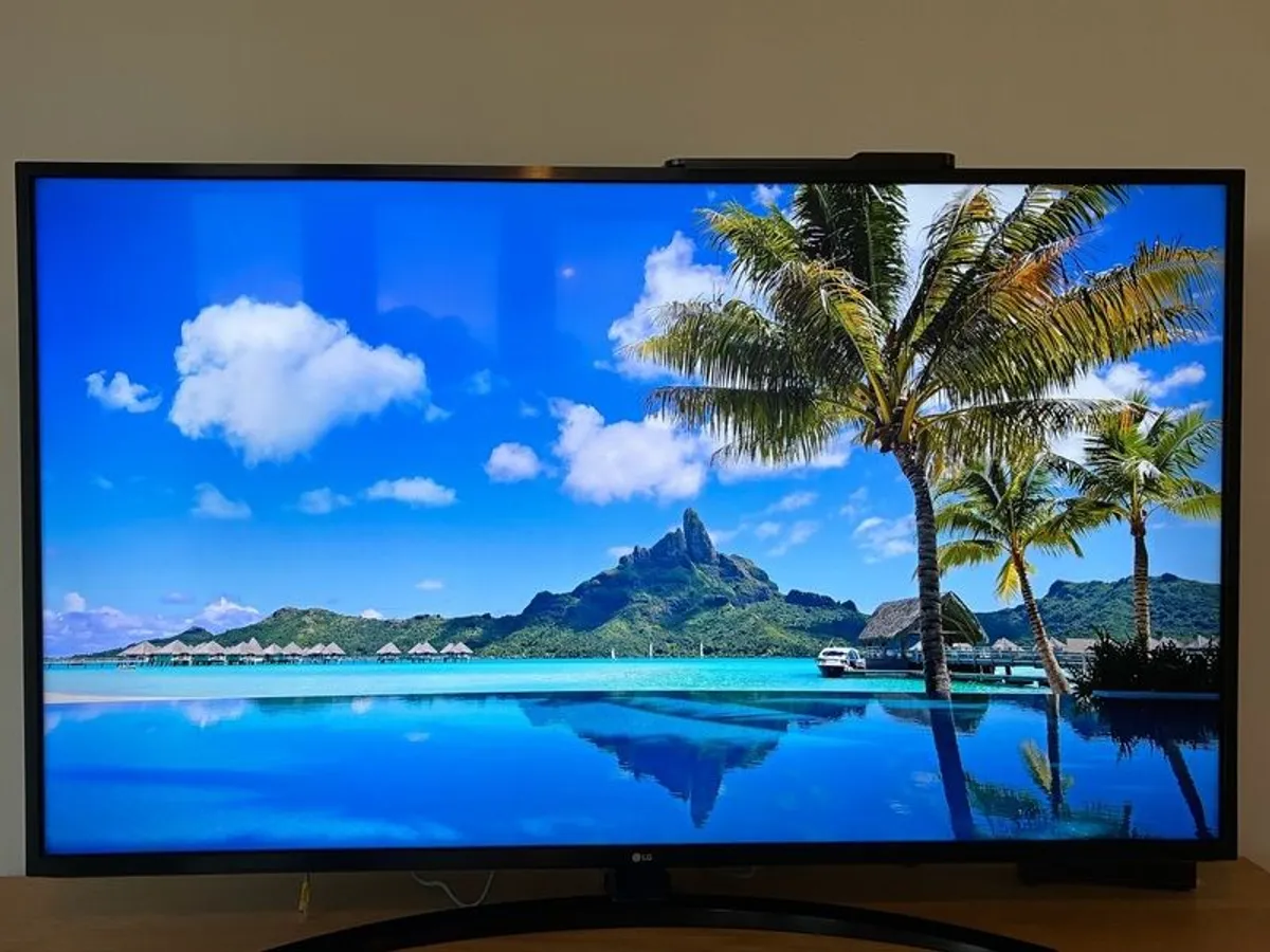 LG 55 4K UHD Smart TV  55UM7450PLA  Excellent Condition - Image 2