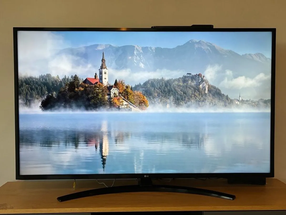 LG 55 4K UHD Smart TV  55UM7450PLA  Excellent Condition - Image 3