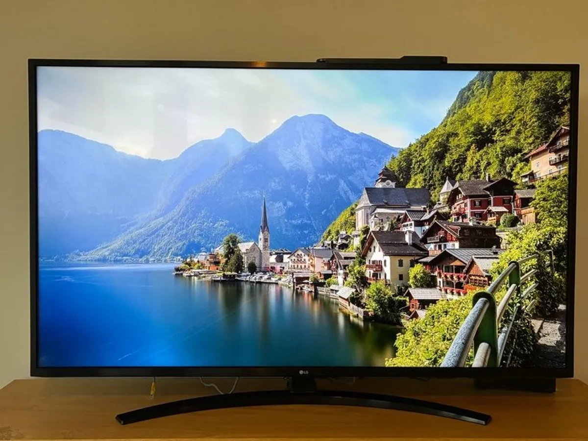 LG 55 4K UHD Smart TV  55UM7450PLA  Excellent Condition - Image 4