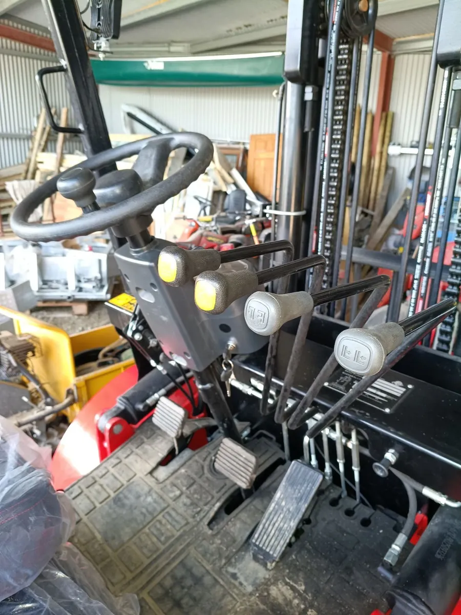 Forklift - Image 2
