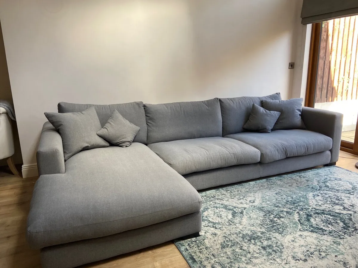 Very Comfortable 4-Seater Left-Hand Chaise Sofa (W - Image 2