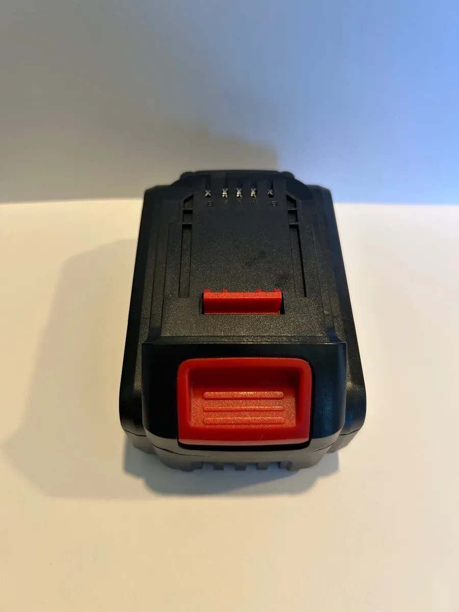 Milwaukee M18 18v 12Ah Lithium Ion Battery New - Image 2