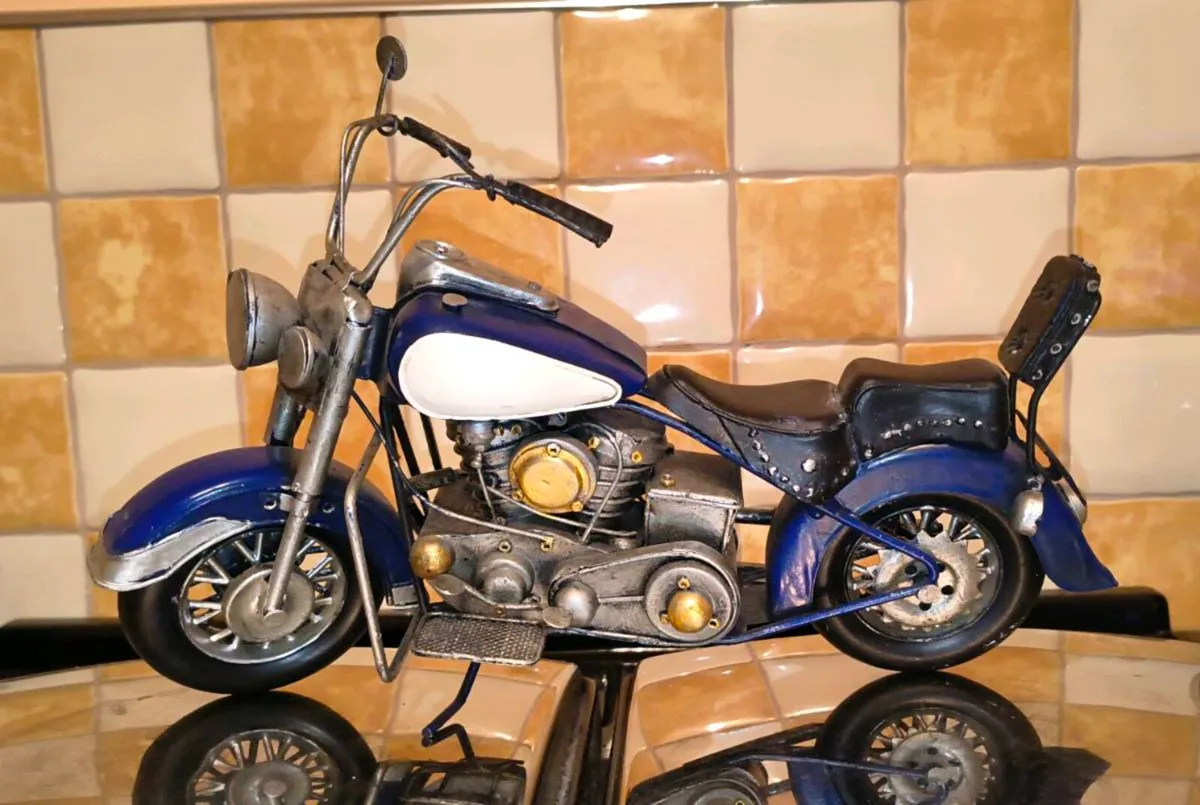 Model Motorcycle - Image 2