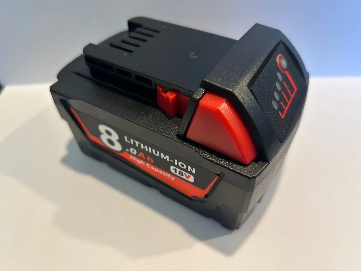 Milwaukee M18 18v 8Ah Lithium Ion Battery - Image 1