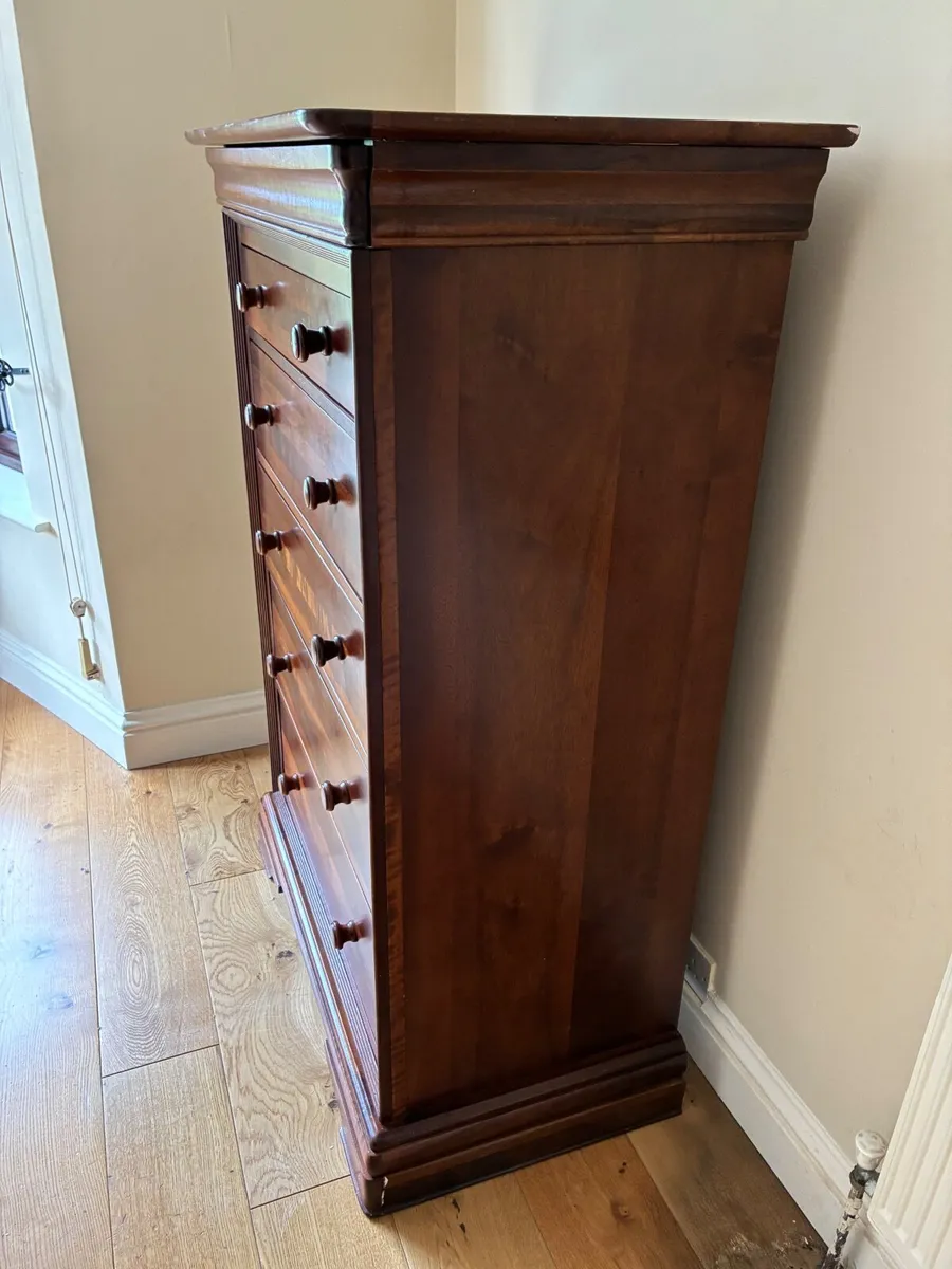 Solid mahogany Wardrobe and chest of drawers. - Image 4