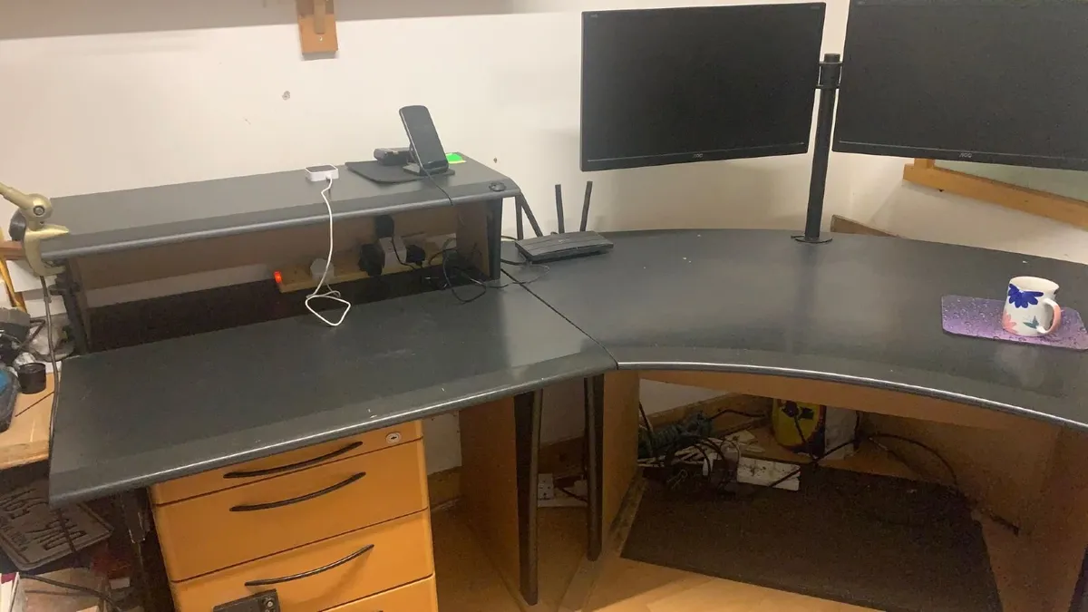 computer desk and monitors - Image 2