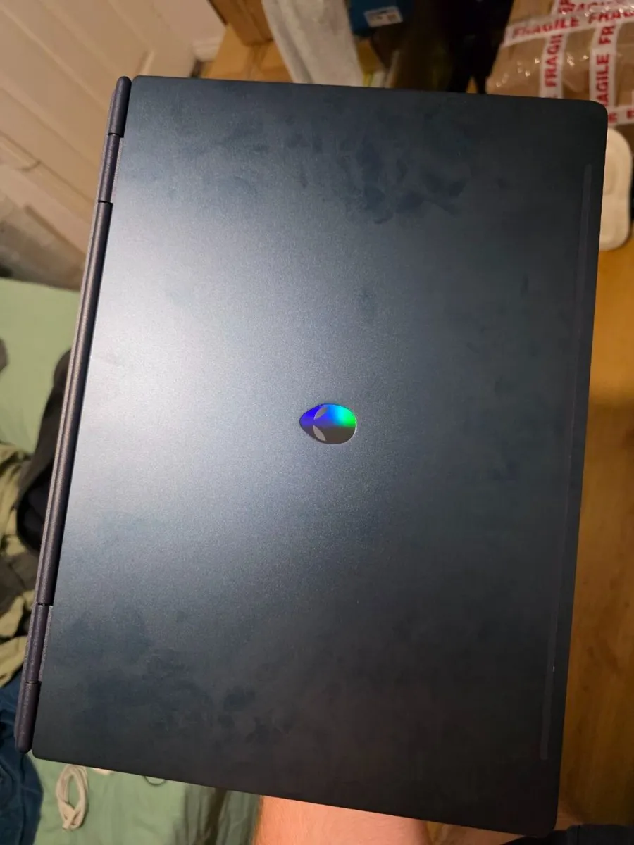 Alienware 16 Aurora | Core 7 240H | RTX 5060 |32GB - Image 4