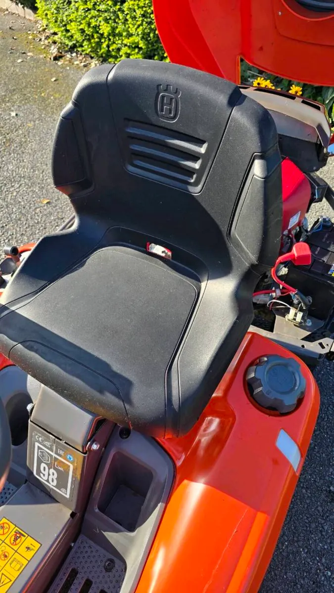Husqvarna R214TC - Image 2